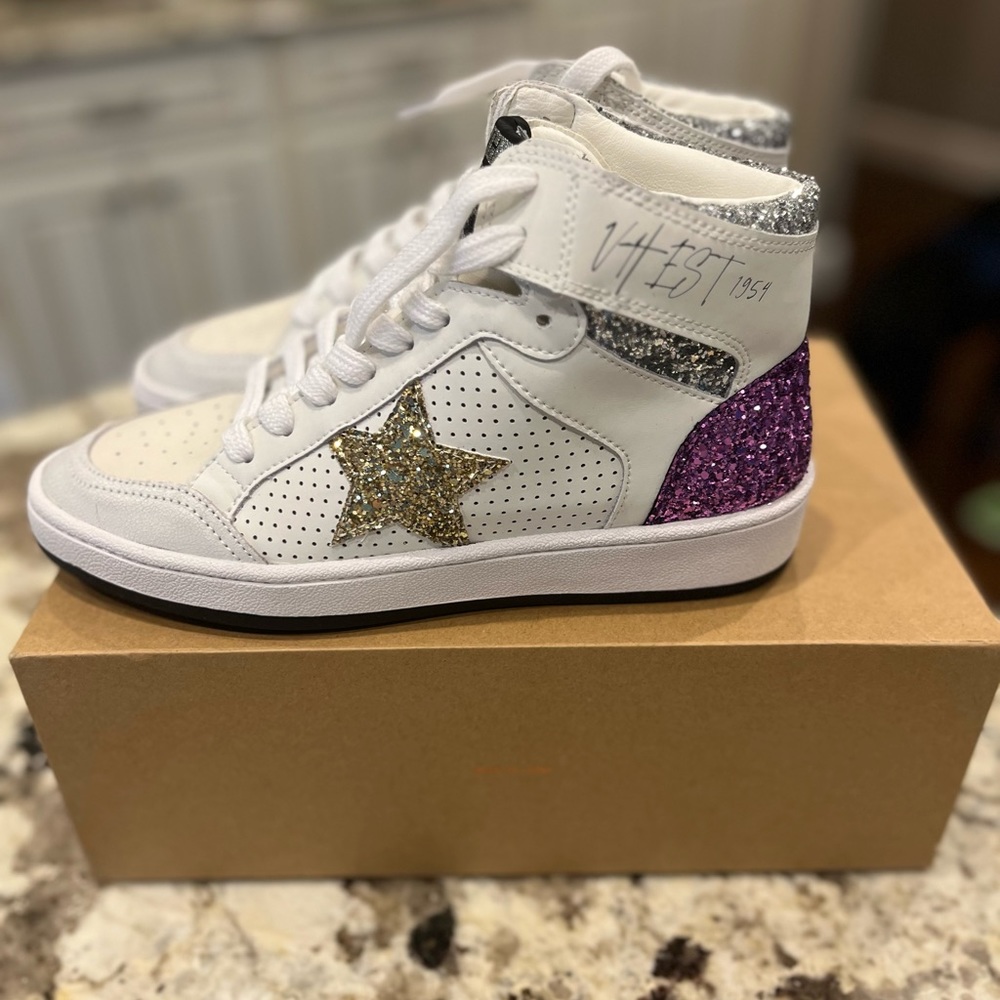 New Vintage Havana Dream Sneakers Size 7.5